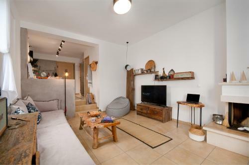 Seathon Seafront Beach Villa In Kalamitsi