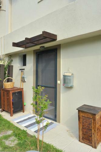 Seathon Seafront Beach Villa In Kalamitsi