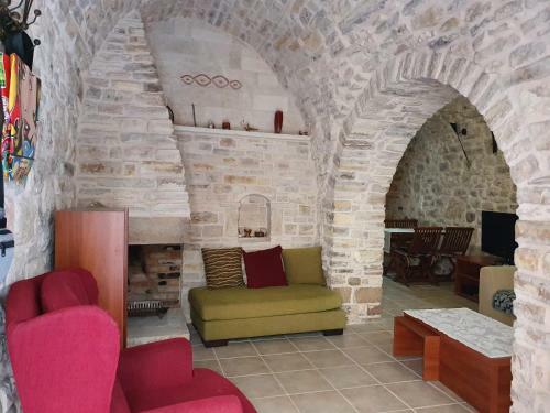 Traditional Medieval Holiday House In Kalamoti