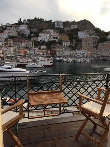 Hostal Estia Hydra