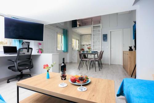 Electra Modern Apartment With Cozy Garden