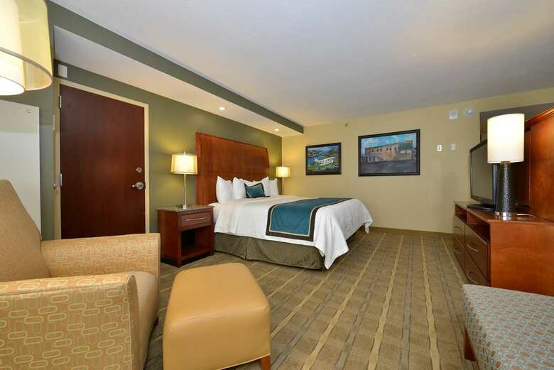 Best Western Premier Waterfront Hotel & Convention Center