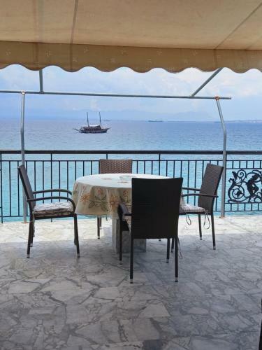 Ekie Apartment 2 With Sea View