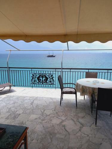 Ekie Apartment 2 With Sea View