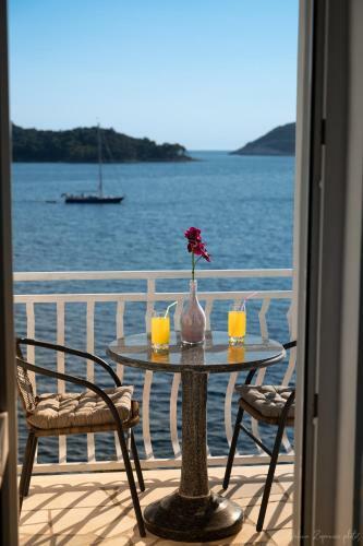 Apartments Lastovo Sili?