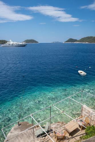 Apartments Lastovo Sili?