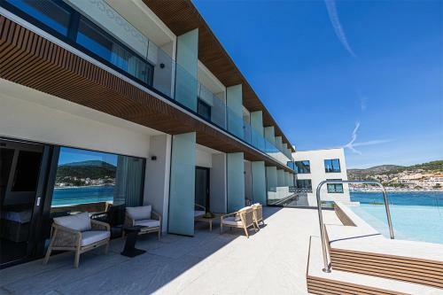 Marinus Beach Hotel