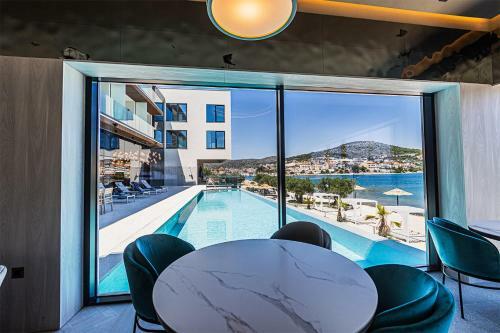 Marinus Beach Hotel