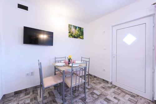 Apartments In Marina 42468