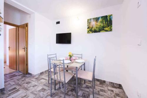 Apartments In Marina 42468