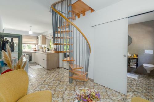 Peroj's Green Oasis - Holiday Home