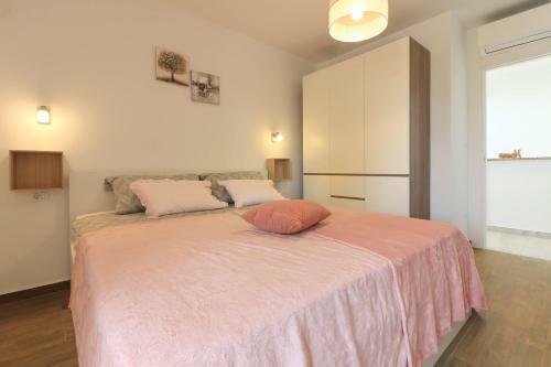 Villa Sunshine With Private Hydromassage Pool Near Pula