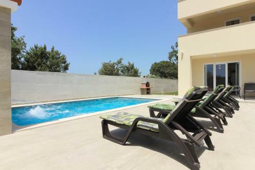 Villa Sunshine With Private Hydromassage Pool Near Pula