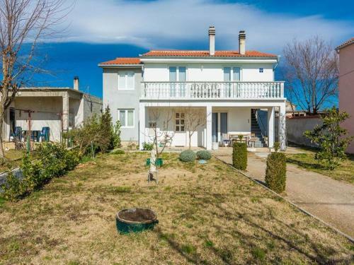 Tranquil Apartment In Podlug With Balcony And Garden
