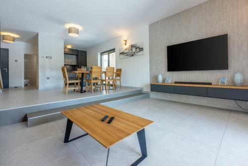 Villa Palma With Private Pool / Croatia
