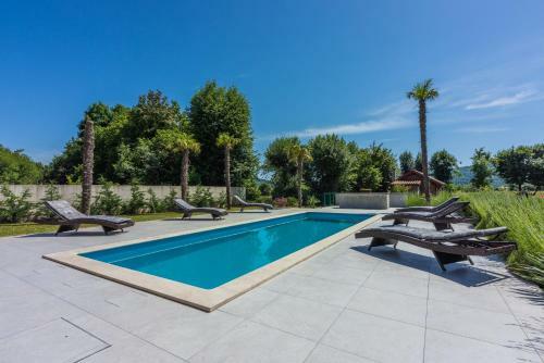 Villa Palma With Private Pool / Croatia