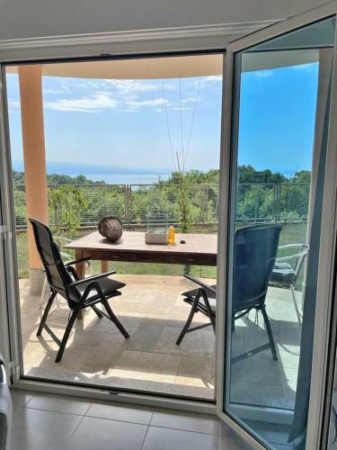 Apartment With Terrace And Sea View 2