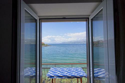 Apartments Lucija Above The Beach
