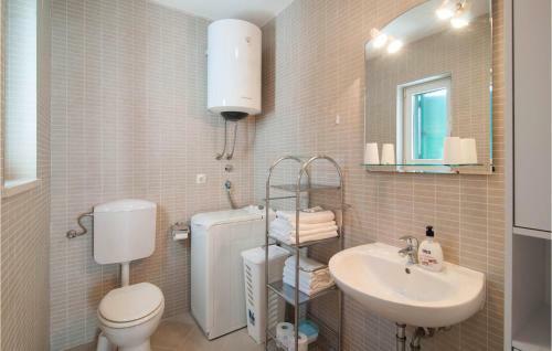 Stunning Apartment In Postira With Wifi And 2 Bedrooms