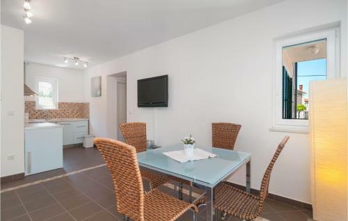 Stunning Apartment In Postira With Wifi And 2 Bedrooms