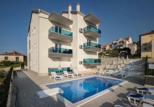 Apartments Ivan - Heated Pool