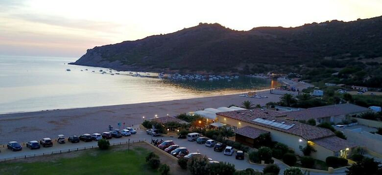Hotel Marina Di Lava