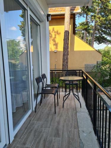 �t Feny? Apartmanh�z