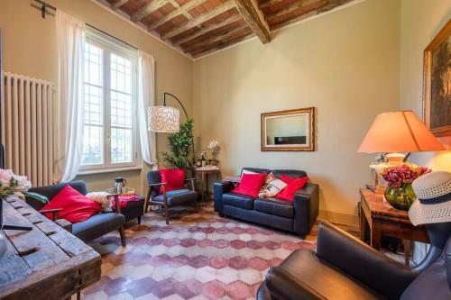 Villa Viloca In Camaiore, With Jacuzzi