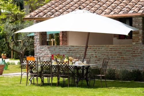 Villa Viloca In Camaiore, With Jacuzzi