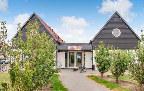 Nice Home In In De Bongerd With 3 Bedrooms #807