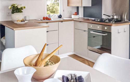 Stunning Home In In De Bongerd With 3 Bedrooms #811