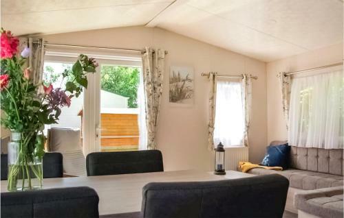 Stunning Home In In De Bongerd With 3 Bedrooms #811
