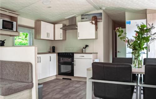 Stunning Home In In De Bongerd With 3 Bedrooms #811