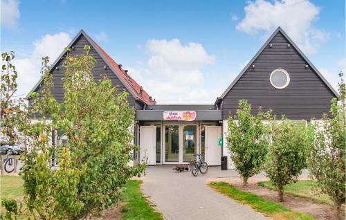 Stunning Home In In De Bongerd With 3 Bedrooms #811