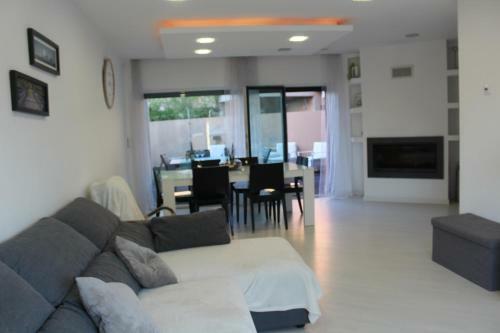 Arriba Beach & Country Villa