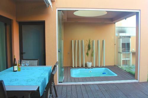 Arriba Beach & Country Villa