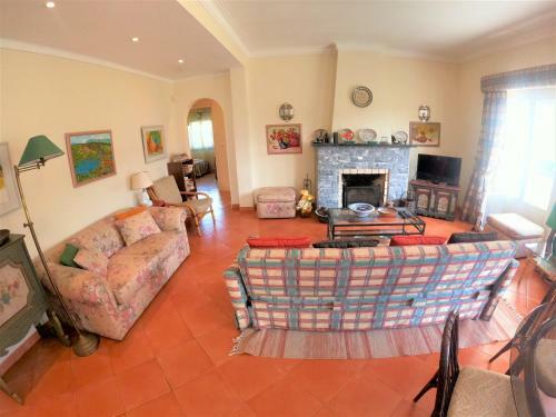 Sintra V4 House With Garden In Colares