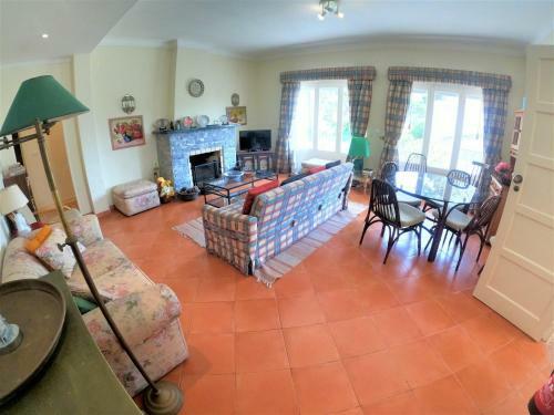 Sintra V4 House With Garden In Colares