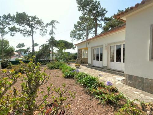 Sintra V4 House With Garden In Colares