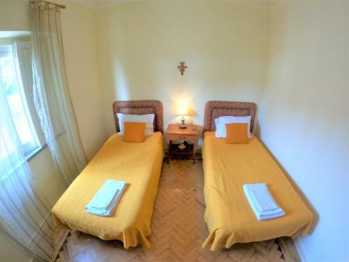 Sintra V4 House With Garden In Colares