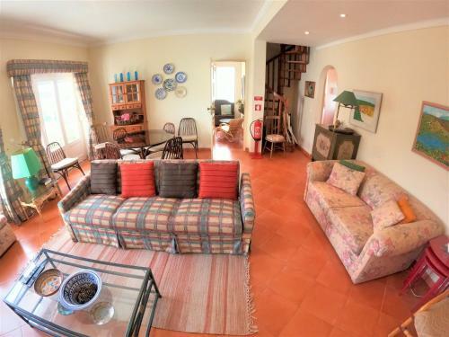 Sintra V4 House With Garden In Colares