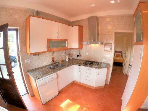 Sintra V4 House With Garden In Colares