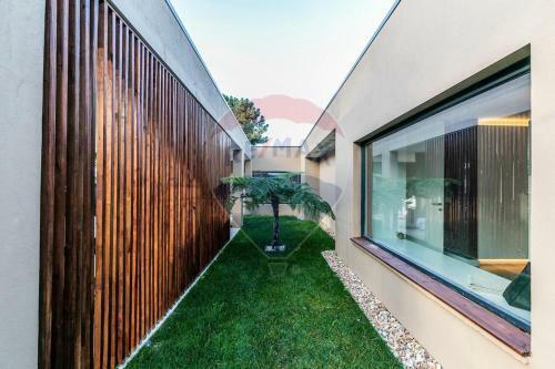 Modern 4-bed Villa 4k Beach 30k Lisbon
