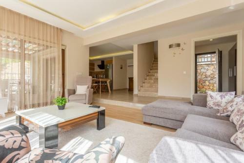 Deniz Ve Orman Manzaral? 4+2 Villa Almina