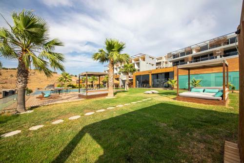 Secluded And Comfortable Villa With Shared Pool And Gym In Milas