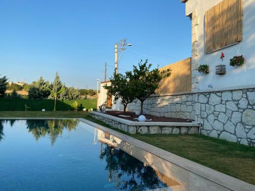 M�stakil Havuzlu Villa