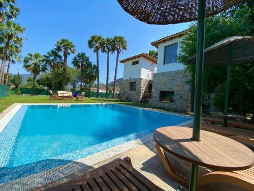 Villa Merry - Dalyan Stonehouse With Palmtrees, 50m To River