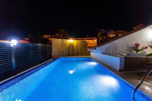 Havuz Olana?? Sunan Deniz Manzaral? Rahat Villa