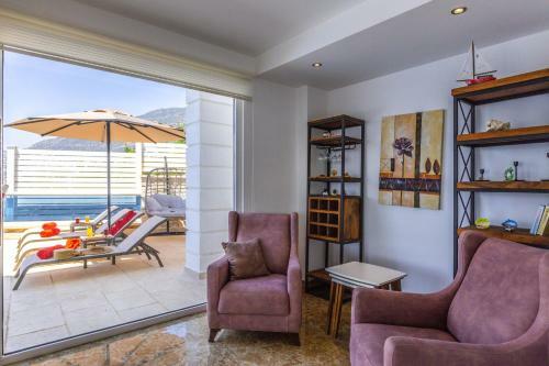 Luxury 4 Bedroom Villa With Amazing Sea Views