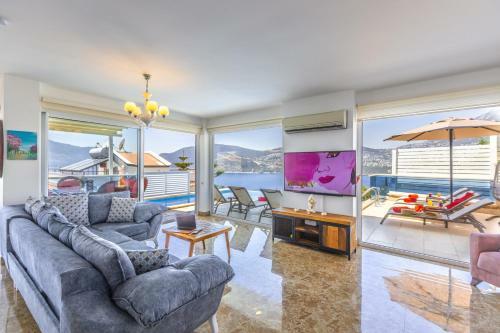 Luxury 4 Bedroom Villa With Amazing Sea Views